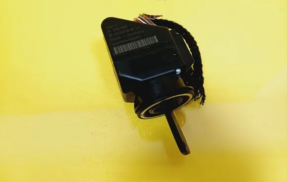 Mercedes-Benz C W202 Ignition lock 2105450208