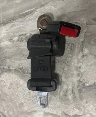 Audi A6 S6 C4 4A Rear seatbelt buckle 24240142 8D0857740