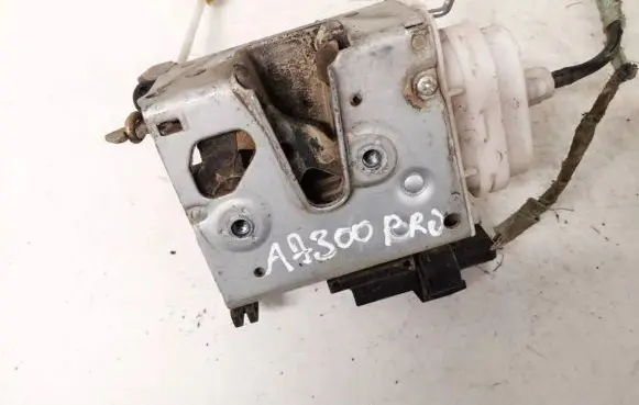Audi A3 S3 8L Front door lock 8l1837016a