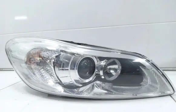 Volvo C30 Headlight/headlamp 31299819