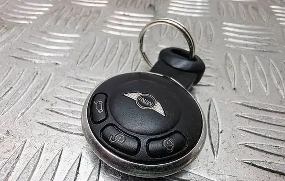 Mini Cooper Countryman R60 Ignition key/card 3456367