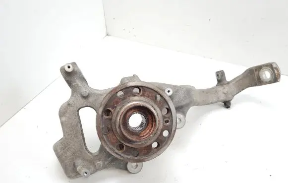 Mercedes-Benz CLS C257 Front wheel hub A2133325100
