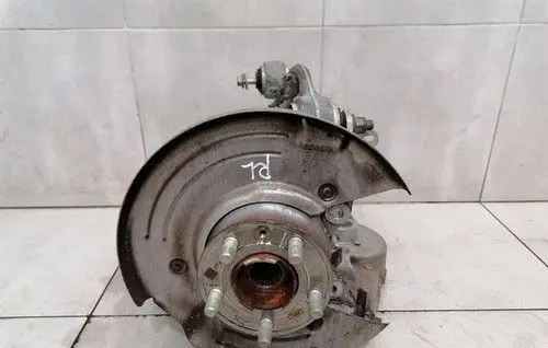 Jaguar I-Pace Rear wheel hub T4K9598