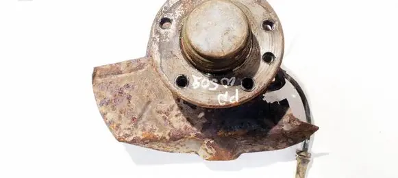 Opel Omega B1 Front wheel hub 