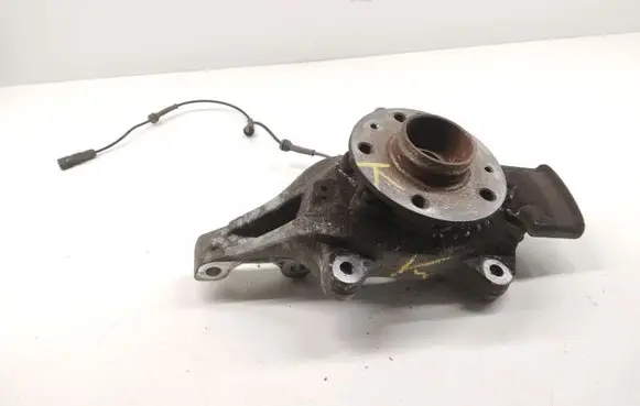 Renault Latitude (L70) Front wheel hub spindle knuckle 