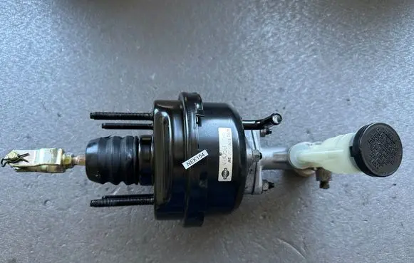 Nissan Patrol Y61 Clutch master cylinder 30630VB000 30610VB000