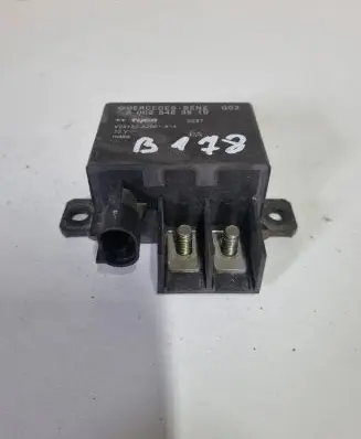 Mercedes-Benz E W211 Charging relay A0025423819 V23132A2001X14