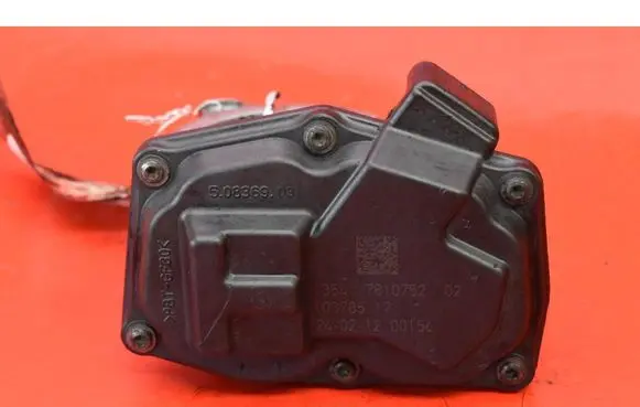 BMW 5 F10 F11 Throttle body valve 7810752
