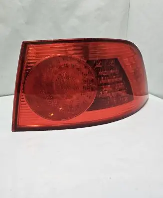 Volkswagen Phaeton Rear/tail lights 333155R