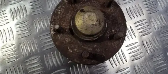 Nissan Maxima Rear wheel hub