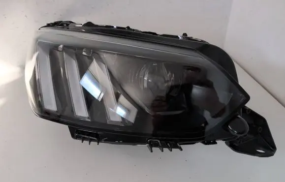 Peugeot 2008 II Headlight/headlamp 1682772380 LA98320