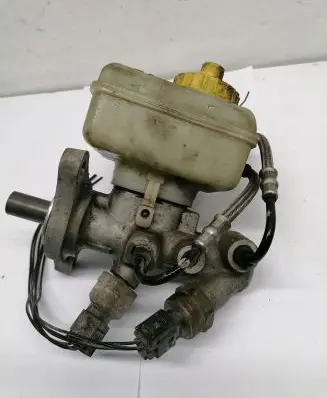 Volkswagen Golf IV Master brake cylinder L481402