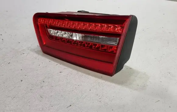 Tailgate rear/tail lights