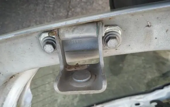 Renault Megane II Tailgate/trunk/boot hinge