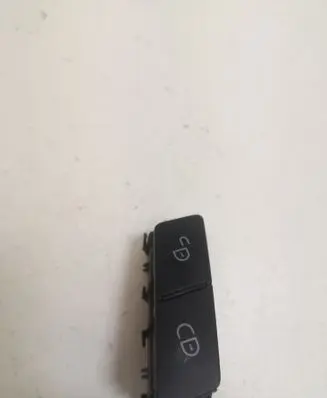 Mercedes-Benz C W204 Central locking switch button A2048706410