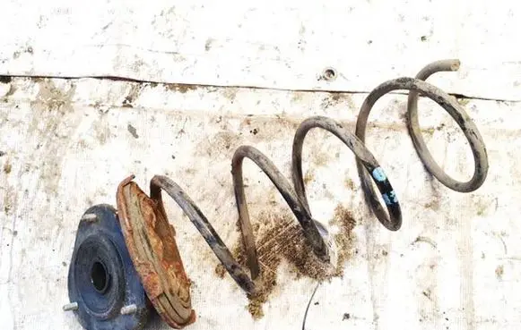 Toyota Corolla E110 Front coil spring