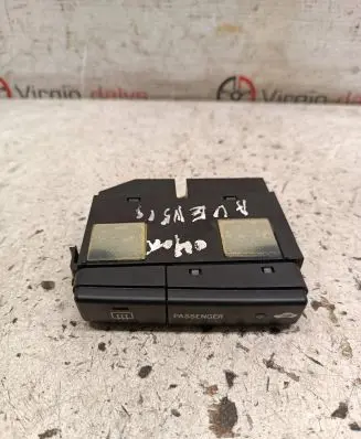 Toyota Avensis T250 Windscreen/window heater switch 8479005130C 04W08E MS08AA00253