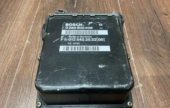 Mercedes-Benz E W124 Engine control unit/module ECU 0125452532 0280800406