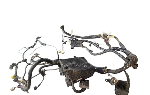 Toyota Avensis T270 Engine installation wiring loom 8211105Q10