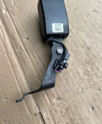 BMW 5 G30 G31 G38 Rear seatbelt buckle 7475017 636471100E 09072018