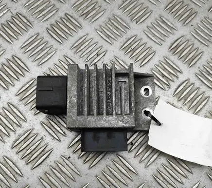 Opel Movano B Glow plug pre-heat relay 271203982R