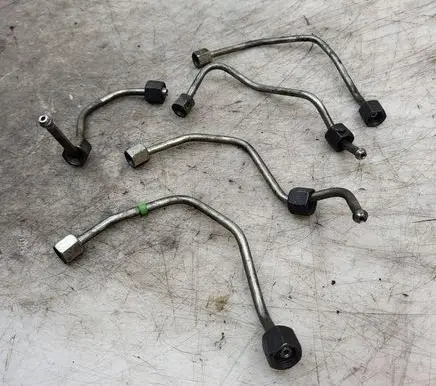 Volvo V60 Fuel line pipe