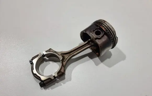 Lexus IS 200-300 Piston with connecting rod 1310146081 1320146061 1320146060