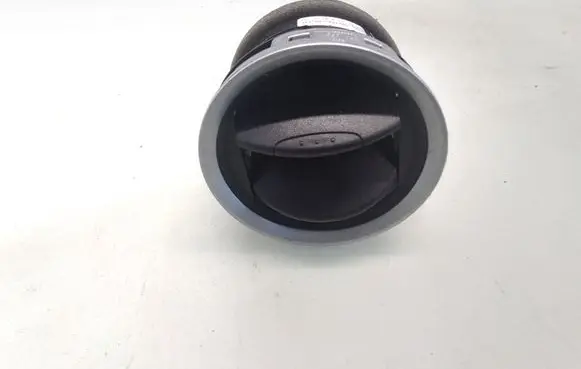 Ford Fusion Dash center air vent grill