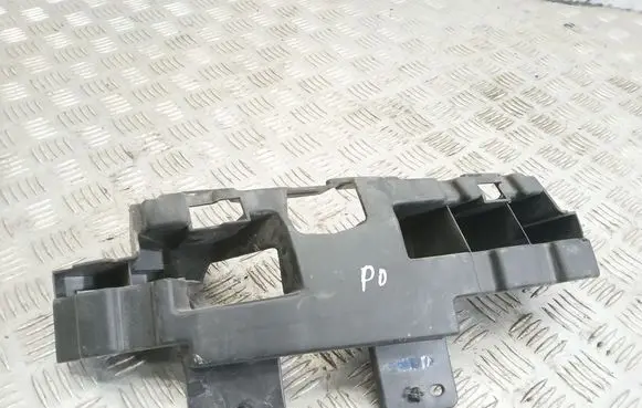 Ford Focus C-MAX Front bumper mounting bracket 3M5117E856AF
