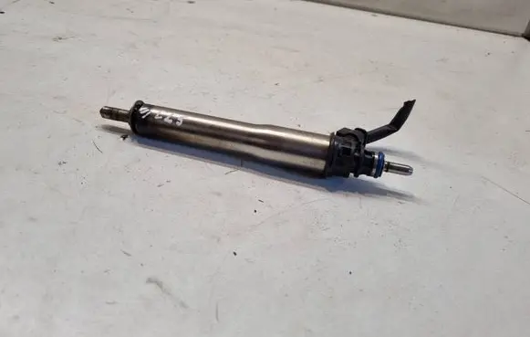 Mercedes-Benz CLS C219 Fuel injector A2720700187 567B5 0261500035