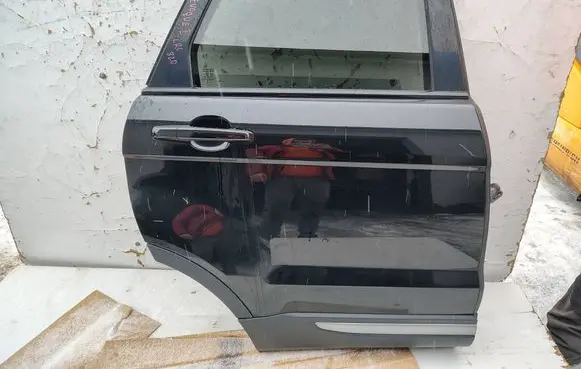 Land Rover Evoque I Rear door 
