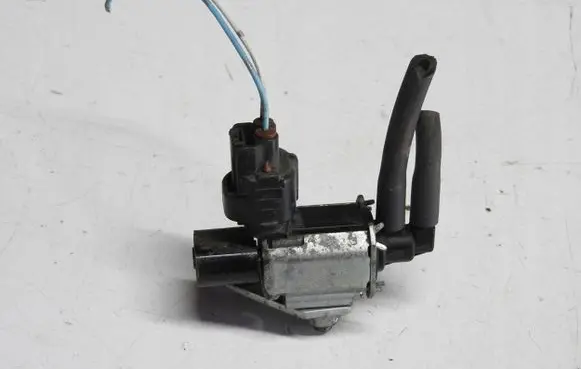Mitsubishi ASX Fuel pressure regulator K5T46494