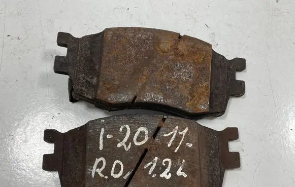 Hyundai i20 (PB PBT) Brake pads (front) 0730AA KBP2070FF