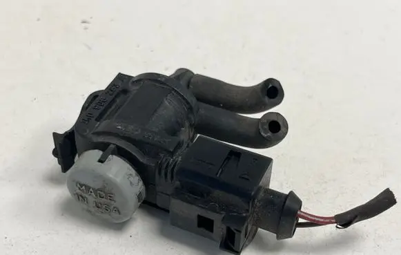 Audi A5 Sportback 8TA Turbo solenoid valve 1K0906283A