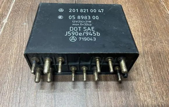 Mercedes-Benz 190 W201 Other relay 2018210047