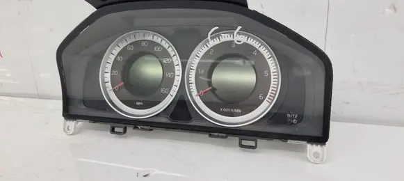 Volvo V60 Speedometer (instrument cluster) 31343330AA