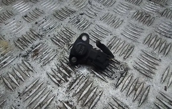 Mercedes-Benz E W210 Air pressure sensor