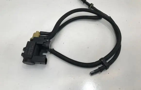 Volvo XC40 Turbo solenoid valve 32257161