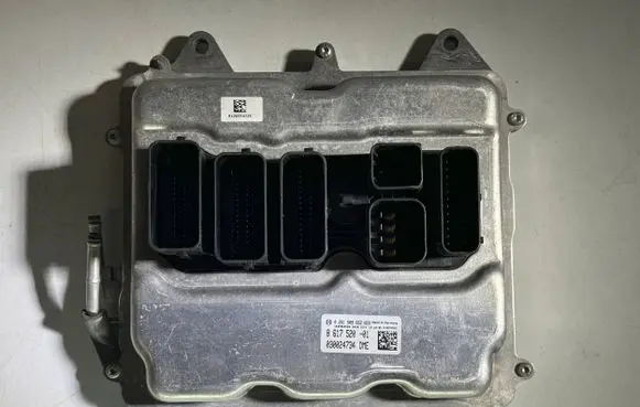 BMW 5 F10 F11 Engine control unit/module 8617520