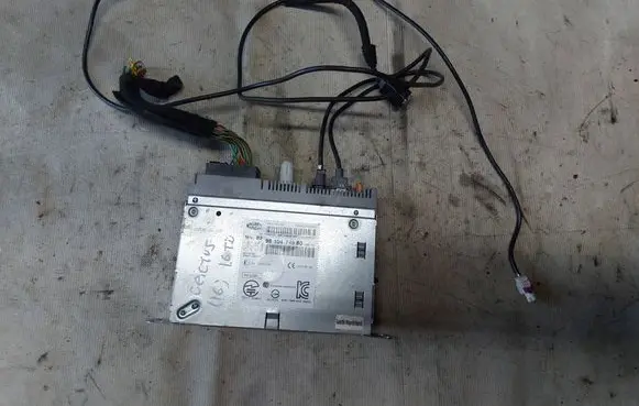 Radio/CD/DVD/GPS head unit