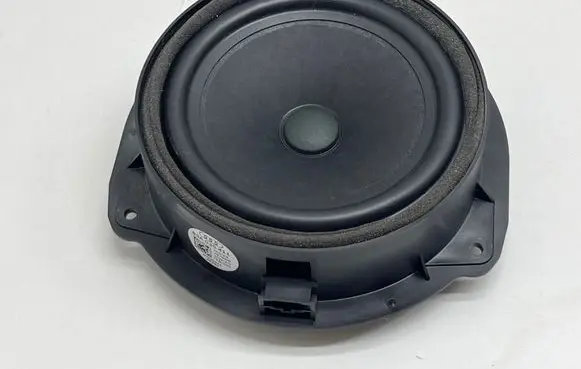 Audi Q3 F3 Rear door speaker 83A035411 20200911 45290