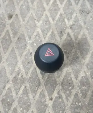 Toyota RAV 4 (XA30) Hazard light switch 15B060