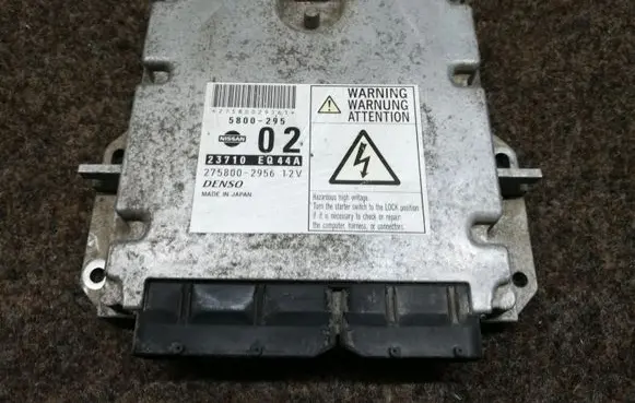 Nissan X-Trail T30 Engine control unit/module 23710EQ44A 23710