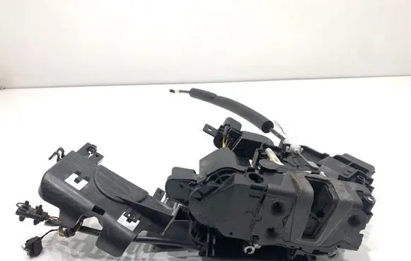 Jaguar XF Front door lock 8X23203A29CG