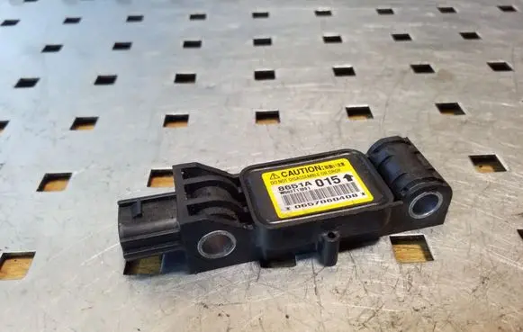 Mitsubishi Grandis Airbag deployment crash/impact sensor 8651A015 W002T11091