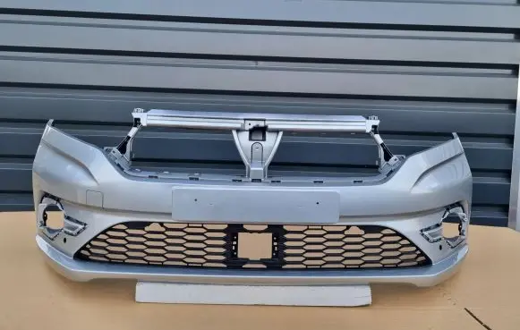 Dacia Sandero Front bumper 620228531R