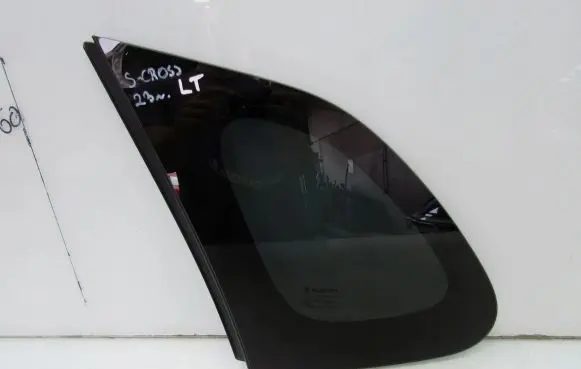 Suzuki SX4 S-Cross Rear side window