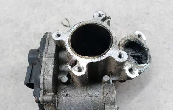 Nissan Qashqai+2 EGR valve 