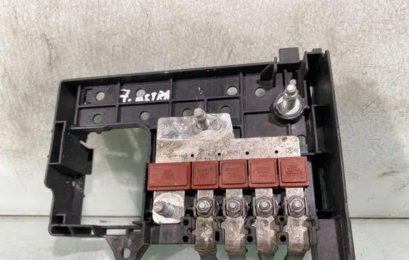 Opel Astra J Positive wiring loom 13302307