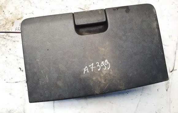 Mazda Xedos 9 Glove box t001683j5